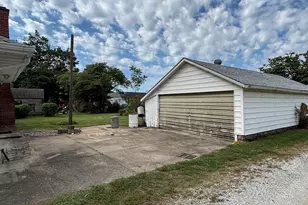 111 N Adams St, Carthage, IL 62321 - Photo 6