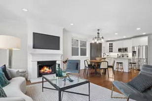 2147 W Rice St, Chicago, IL 60622 - Photo 2