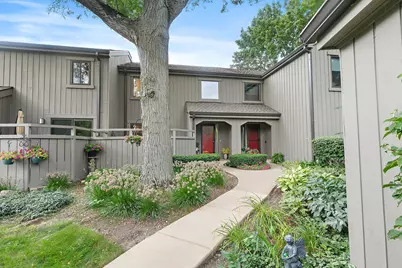 404 Shoreline Road #298, Lake Barrington, IL 60010 - Photo 2