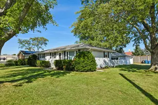 101 Newton Dr, Morris, IL 60450 - Photo 2