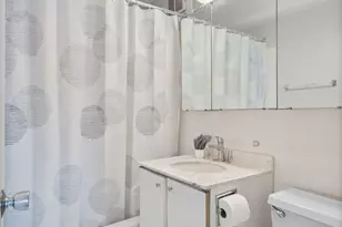 655 W Irving Park Rd, Chicago, IL 60613 - Photo 12
