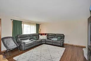 528 Penfield St, Beecher, IL 60401 - Photo 10