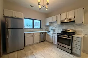 325 W Wisconsin St, Chicago, IL 60614 - Photo 14