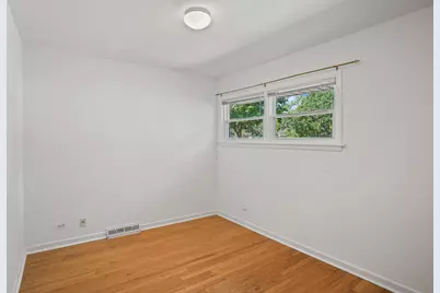 1419 W Saint James Place, Arlington Heights, IL 60005 - Photo 12