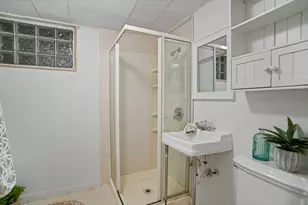 1419 W St James Pl, Arlington Heights, IL 60005 - Photo 18