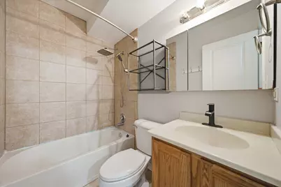 132 E Montana Avenue, Glendale Heights, IL 60139 - Photo 10