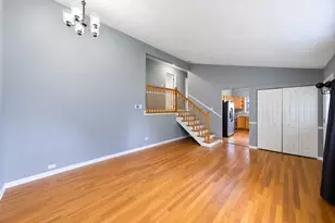 132 E Montana Ave, Glendale Heights, IL 60139 - Photo 4