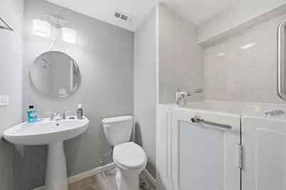 132 E Montana Avenue, Glendale Heights, IL 60139 - Photo 14
