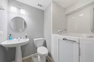 132 E Montana Ave, Glendale Heights, IL 60139 - Photo 14