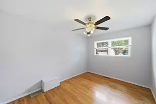 132 E Montana Ave, Glendale Heights, IL 60139 - Photo 8