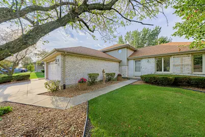 7502 W Lakeside Drive, Frankfort, IL 60423 - Photo 2