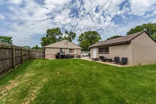 5037 Elm Cir Dr, Oak Lawn, IL 60453 - Photo 16