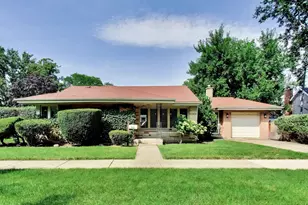 901 Park Plaine Ave, Park Ridge, IL 60068 - Photo 1