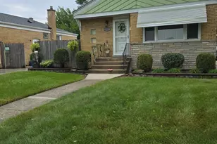 7917 S Tripp Ave, Chicago, IL 60652 - Photo 1