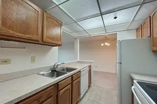 1 Bloomingdale Pl, Bloomingdale, IL 60108 - Photo 8