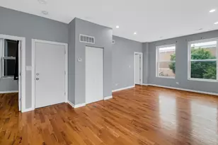 2608 W 38th St, Chicago, IL 60632 - Photo 4