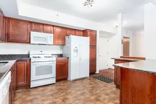 2030 St Regis Dr, Lombard, IL 60148 - Photo 14