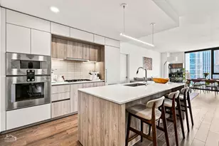211 N Harbor Dr, Chicago, IL 60601 - Photo 2