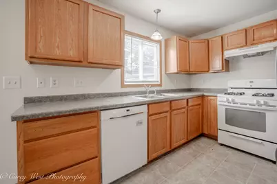 1321 Oakwood Avenue, Dekalb, IL 60115 - Photo 16