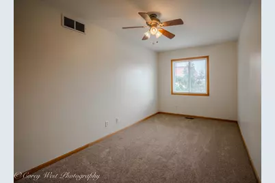 1321 Oakwood Avenue, Dekalb, IL 60115 - Photo 10