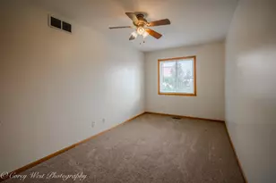 1321 Oakwood Ave, Dekalb, IL 60115 - Photo 10