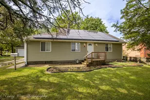1321 Oakwood Ave, Dekalb, IL 60115 - Photo 1