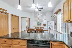 1321 Dancing Bear Ln, Elgin, IL 60120 - Photo 14