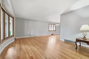 10313 S Cook Ave, Oak Lawn, IL 60453 - Photo 4
