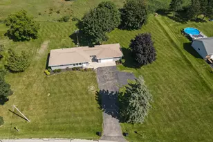 37310 87th St, Burlington, WI 53105 - Photo 2