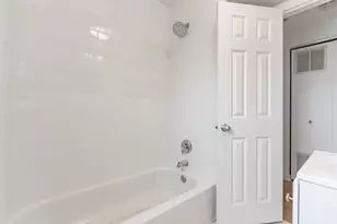 2914 W Berwyn St, Chicago, IL 60625 - Photo 8