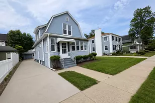 506 Barrett St, Elgin, IL 60120 - Photo 1