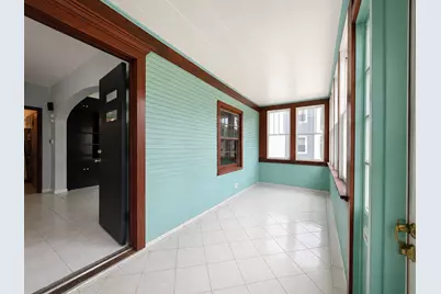 506 Barrett Street, Elgin, IL 60120 - Photo 2