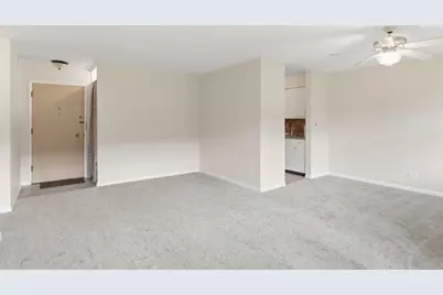 8720 Skokie Boulevard #1G, Skokie, IL 60077 - Photo 4