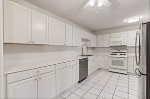 230 E Ontario St, Chicago, IL 60611 - Photo 6