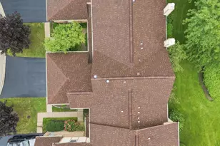2018 Quaker Hollow Ln, Streamwood, IL 60107 - Photo 32