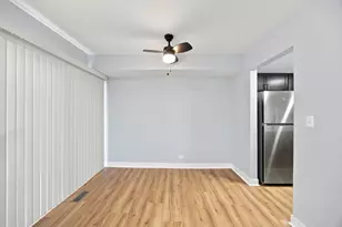 2018 Quaker Hollow Ln, Streamwood, IL 60107 - Photo 12