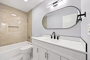 2018 Quaker Hollow Ln, Streamwood, IL 60107 - Photo 18