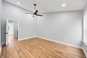 2018 Quaker Hollow Ln, Streamwood, IL 60107 - Photo 22