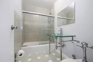 6157 N Sheridan Rd, Chicago, IL 60660 - Photo 8