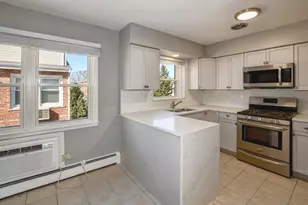6925 N Rosemary Ln, Niles, IL 60714 - Photo 6