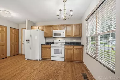 2471 Stoughton Circle #2471, Aurora, IL 60502 - Photo 12