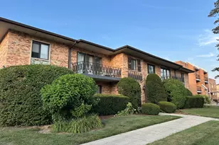 1033 Busse Hwy, Park Ridge, IL 60068 - Photo 2