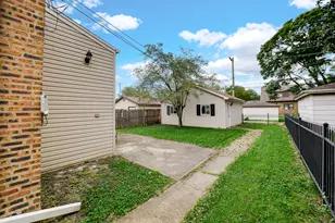 12151 Greenwood Ave, Blue Island, IL 60406 - Photo 20