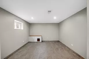 12151 Greenwood Ave, Blue Island, IL 60406 - Photo 16
