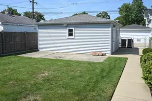 2128 N 72nd Ct, Elmwood Park, IL 60707 - Photo 32