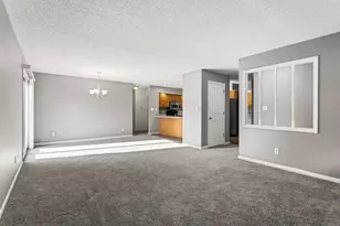 605 Edwards St, Monticello, IL 61856 - Photo 8
