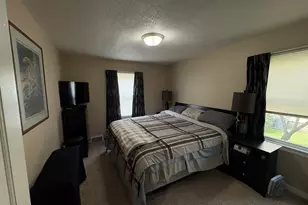 915 N 10th St, Rochelle, IL 61068 - Photo 18