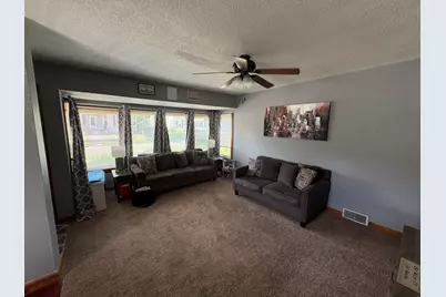 915 N 10th Street, Rochelle, IL 61068 - Photo 2