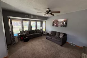 915 N 10th St, Rochelle, IL 61068 - Photo 2