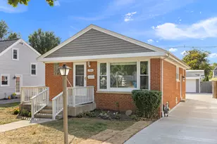 794 S Fairfield Ave, Elmhurst, IL 60126 - Photo 1